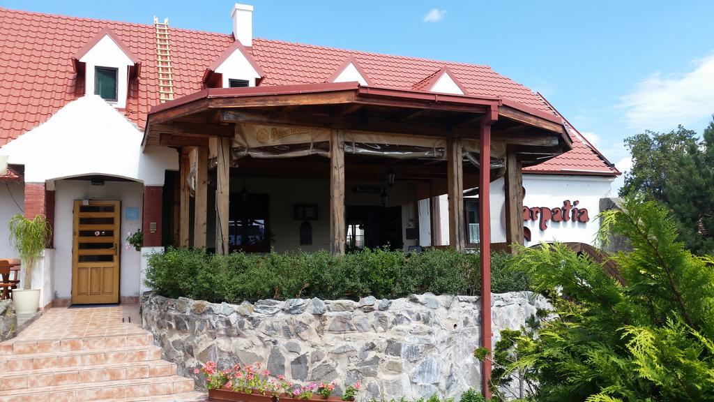 Hotel Carpatia Bratislava Buitenkant foto