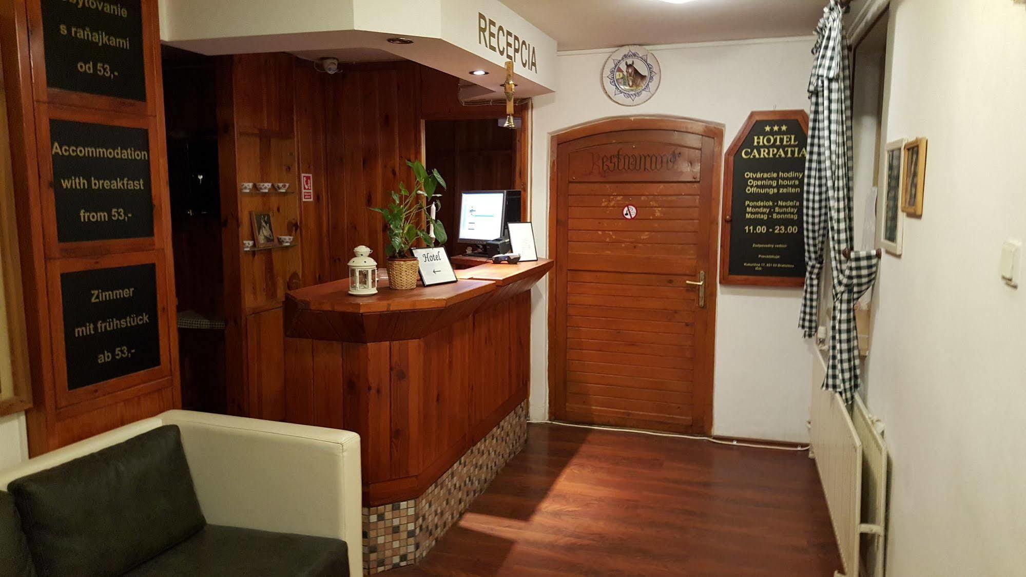 Hotel Carpatia Bratislava Buitenkant foto