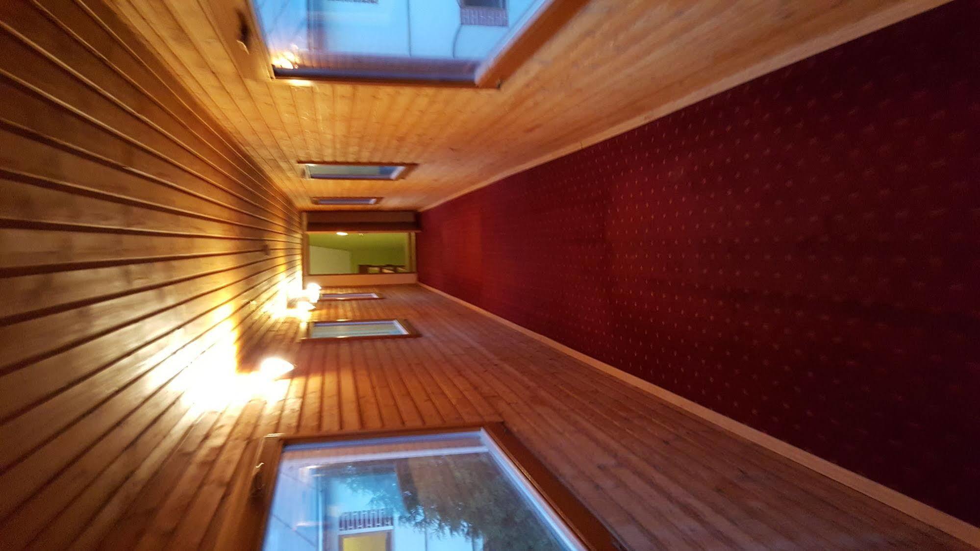 Hotel Carpatia Bratislava Buitenkant foto